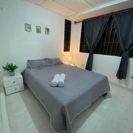 Habitaciones Independientes Cerca Al Aeropuerto 3 Картахена Экстерьер фото