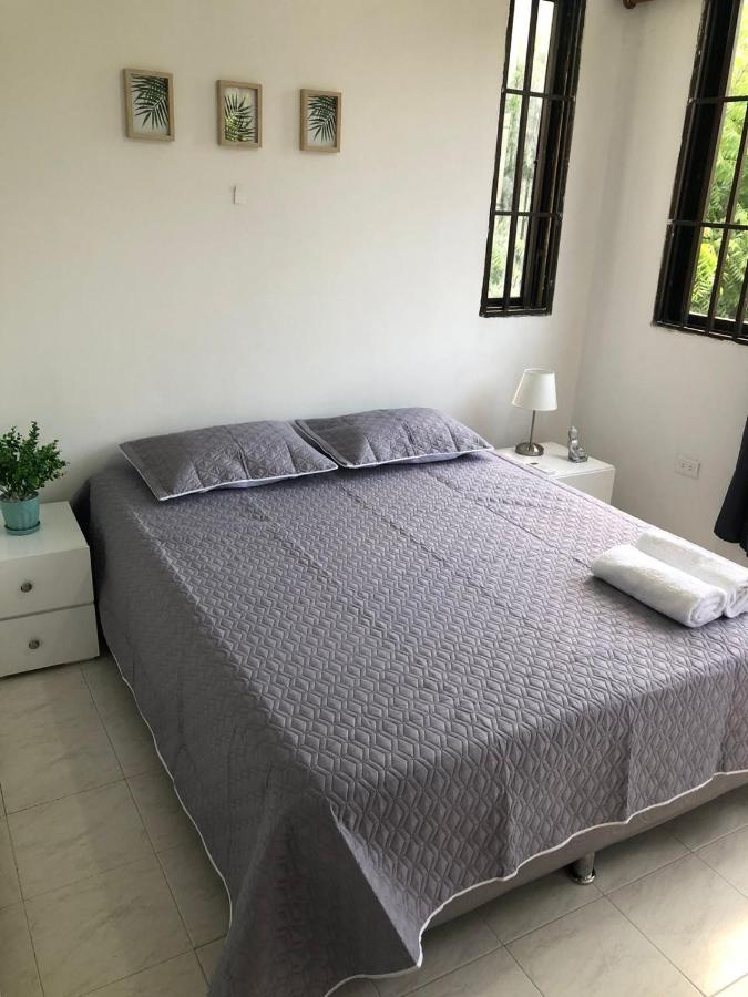 Habitaciones Independientes Cerca Al Aeropuerto 3 Картахена Экстерьер фото
