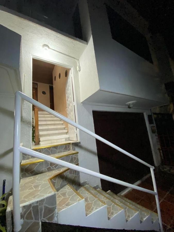 Habitaciones Independientes Cerca Al Aeropuerto 3 Картахена Экстерьер фото